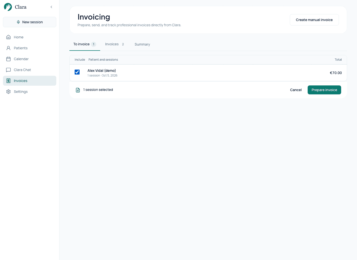 Clara invoicing screen with fictional pending sessions.